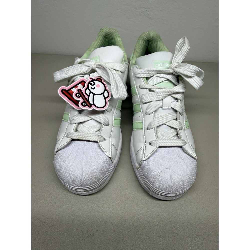 YOUTH ADIDAS SUPERSTAR JAMES JARVIS WHITE GREEN SPARK IE0255 5.5